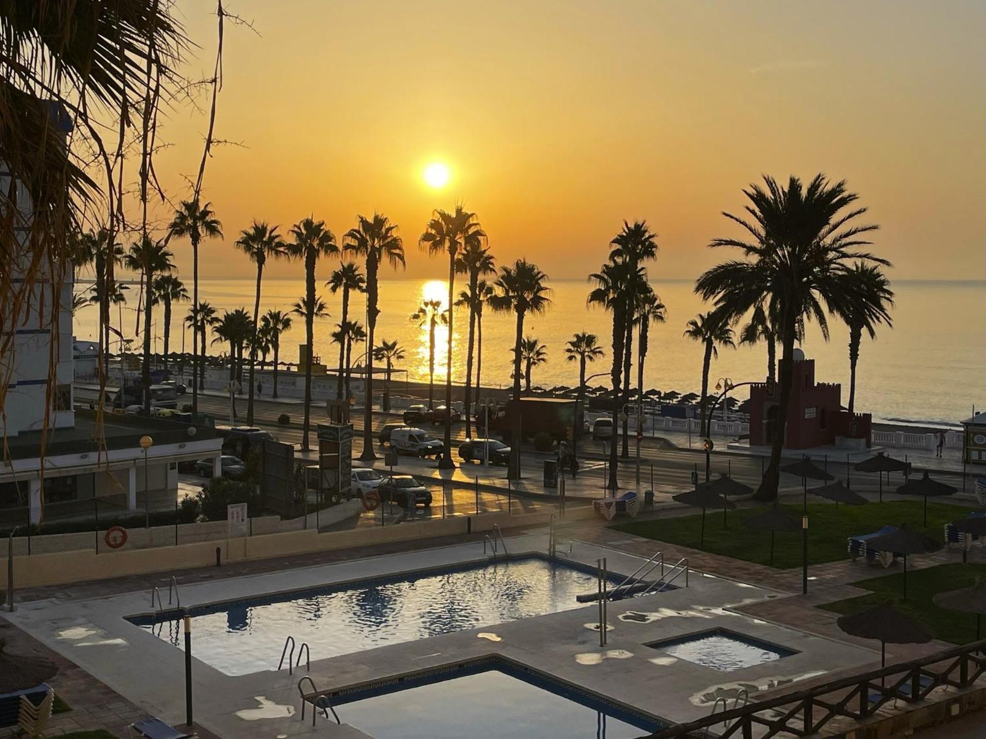 Aloha Playa Vistas Al Mar Lägenhet Benalmádena Exteriör bild