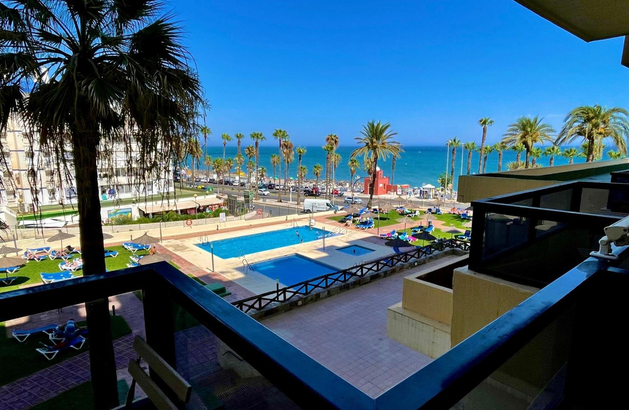 Aloha Playa Vistas Al Mar Lägenhet Benalmádena Exteriör bild